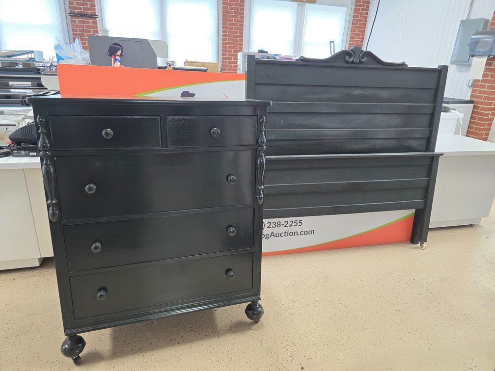  Chest of Drawers - Headboard & Footboard - Full Size - No Rails