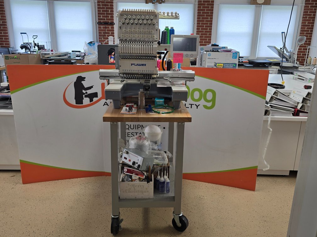 Fuwei Single Head Computerized Embroidery Machine w/ Rolling Cart & Embroidery Supplies