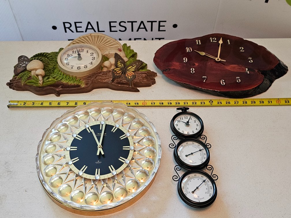 (4) Wall Clocks