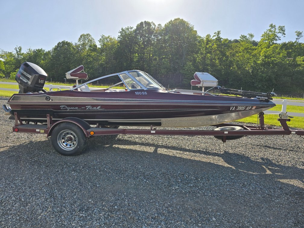 1997 Dyna-Trak 180SS Fish/Ski (Hull ID G04195398) - Evinrude Intruder 150 w/ 1997 Tennessee Boat Trailer (VIN# 1TPEKFS18V1070570)