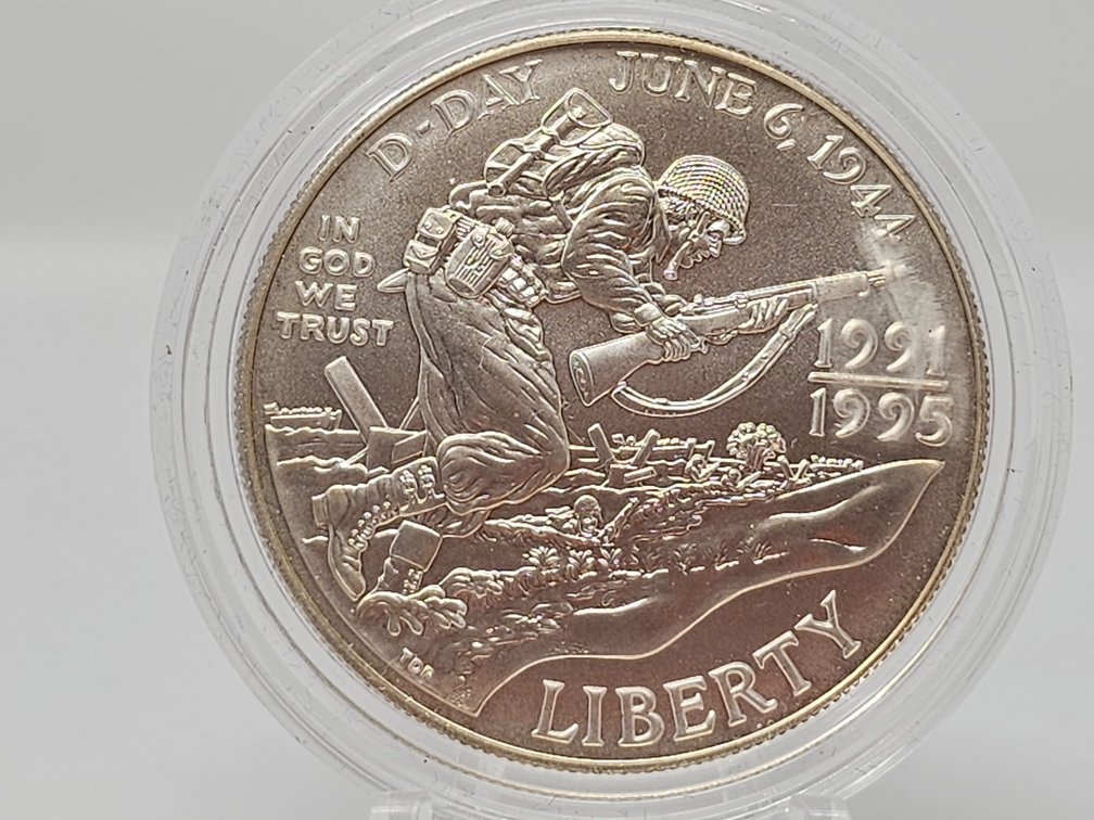 1995-D World War II Day Silver - US Commemorative Silver Dollar w/ Capsule 