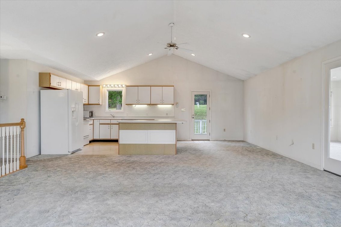 Image for 205 Park Shores Circle Real Estate Auction