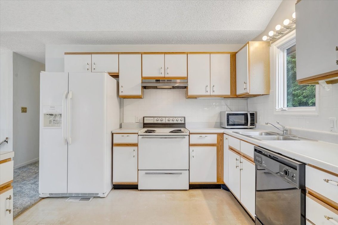 Image for 205 Park Shores Circle Real Estate Auction