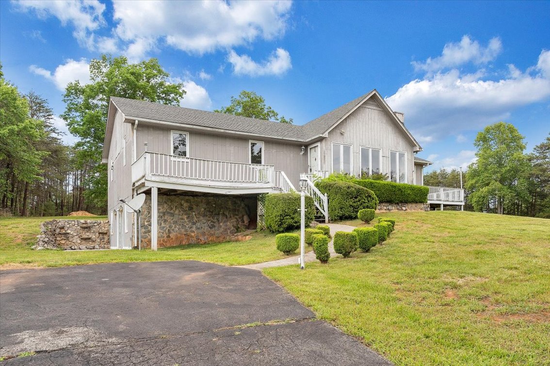 Image for 205 Park Shores Circle Real Estate Auction