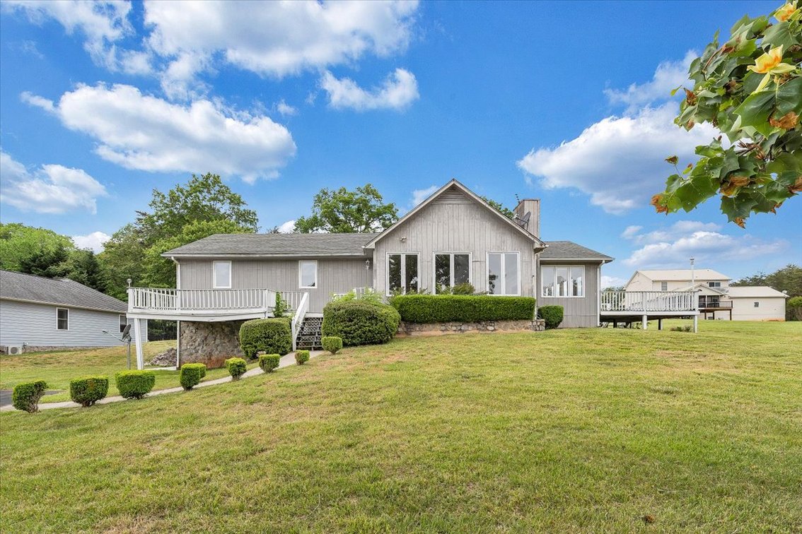 Image for 205 Park Shores Circle Real Estate Auction