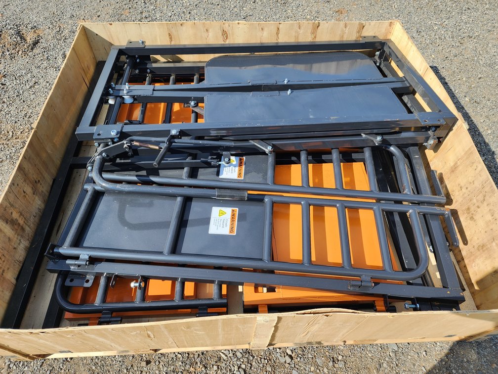 Unused Landhonor 7' Cattle Squeeze Chute - LHR-CSC07