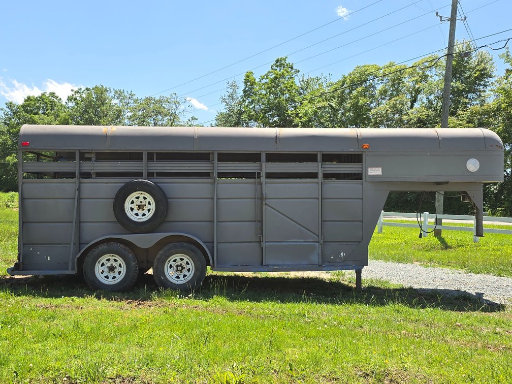 1994 16’ Ponderosa Stock Trailer - Good Tires - Spare Tire - Good Floor - Divider Gate - Clear Title