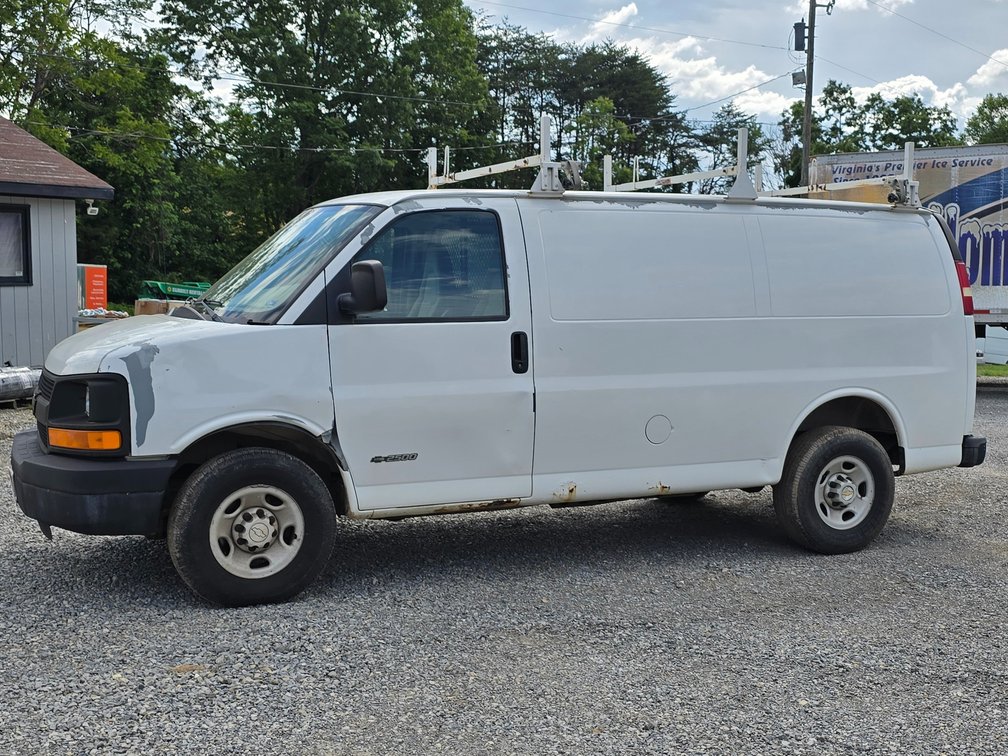 2005 Chevrolet Express Van VIN#1GCGG25UX51137658