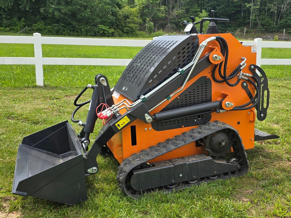 Unused Landhonor Mini Skid Steer Loader - LDH-T460