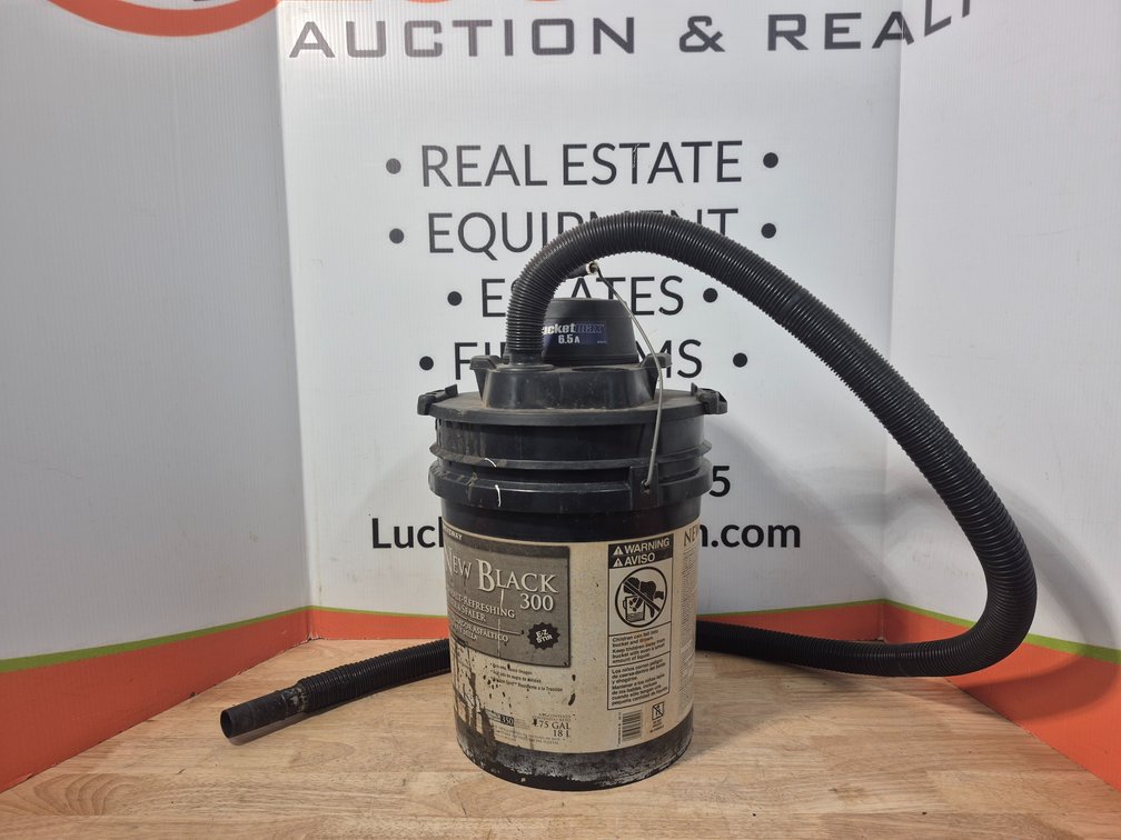 Bucket Max 6.5 Amp 5 Gallon Bucket Vacuum 