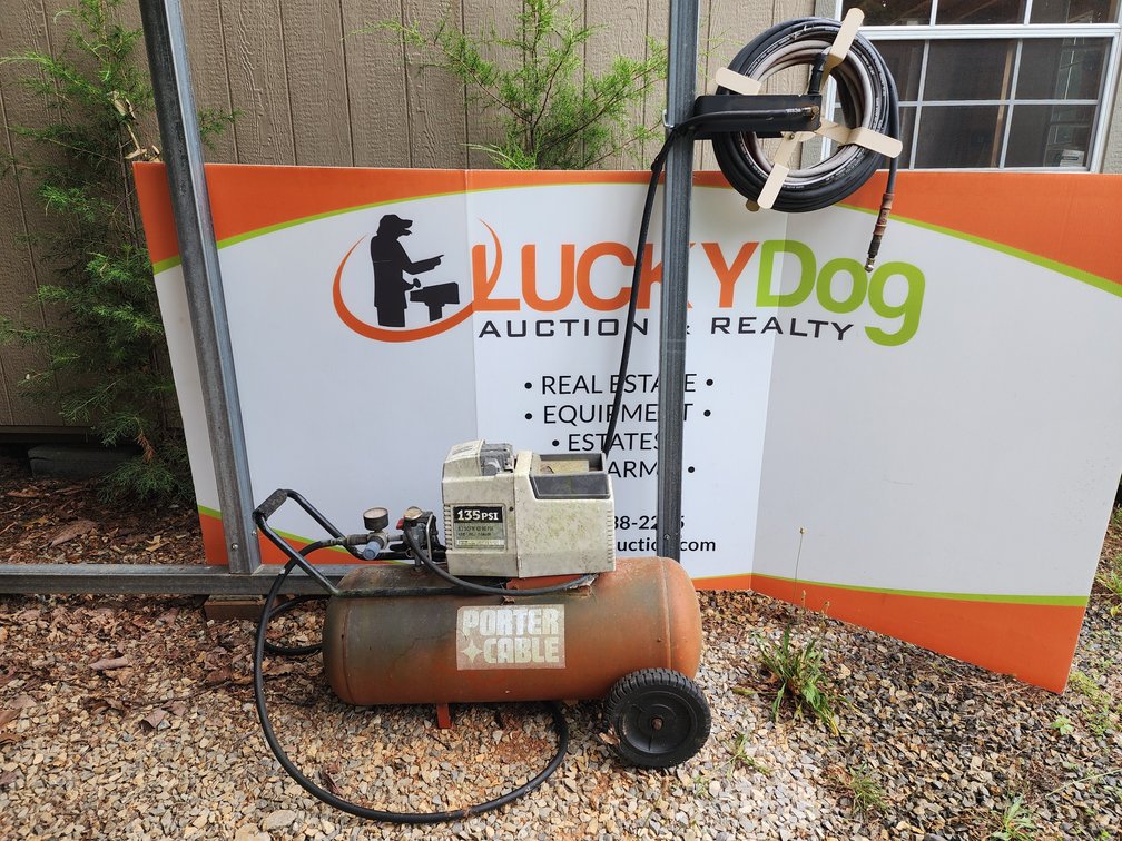 Porter Cable 135 PSI Air Compressor w/ Hose & Reel