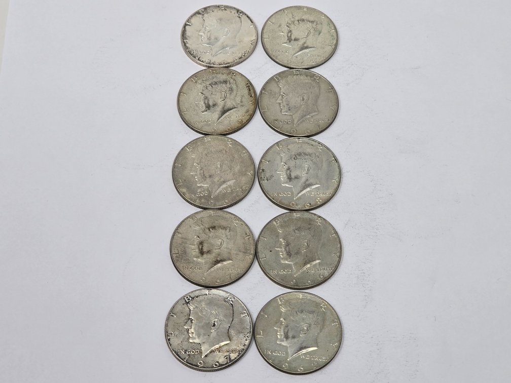 (10) 1965-1969 Mixed Date 40% Kennedy Silver Half Dollars 