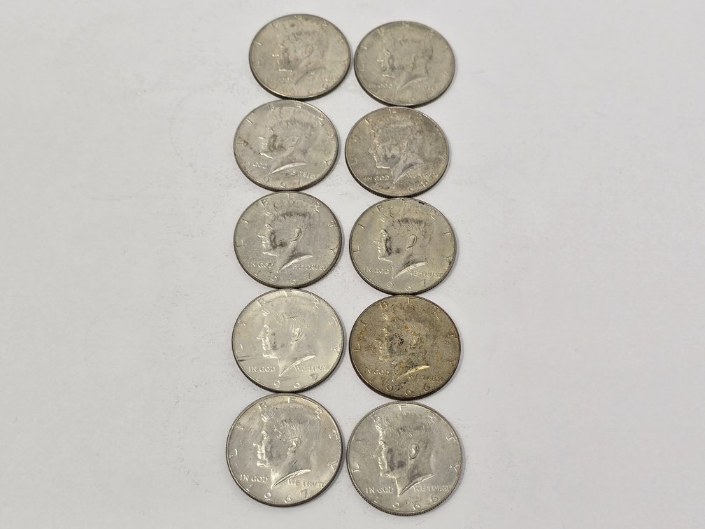 (10) 1965-1969 Mixed Date 40% Kennedy Silver Half Dollars 