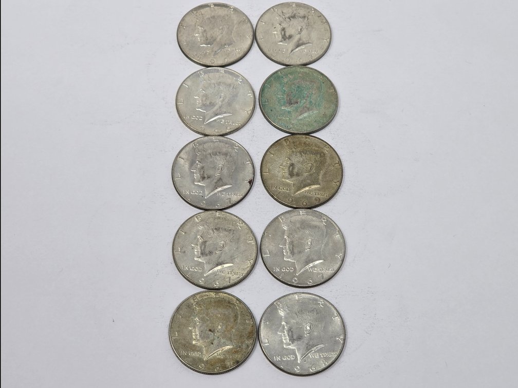 (10) 1965-1969 Mixed Date 40% Kennedy Silver Half Dollars 