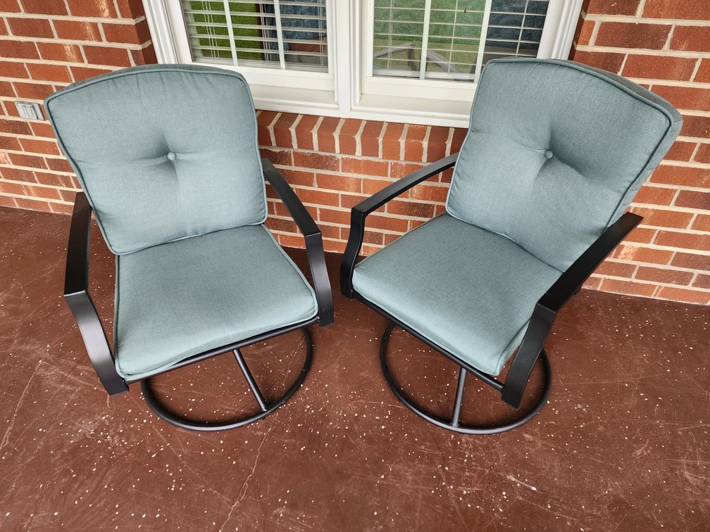 (2) Outdoor Swivel Chairs 
