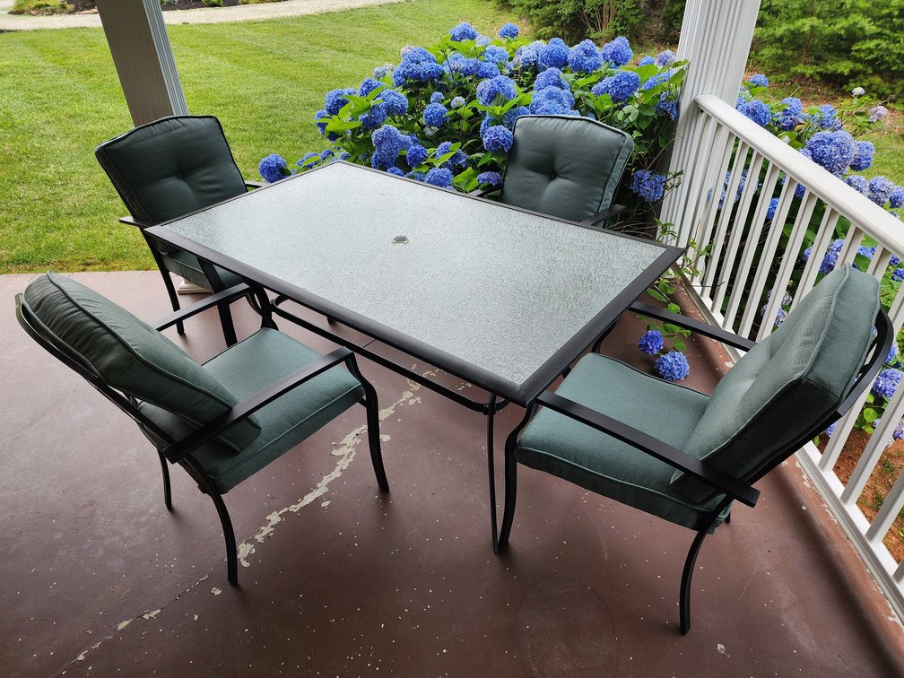 Outdoor Glass Inlay Table and Chairs (4) 