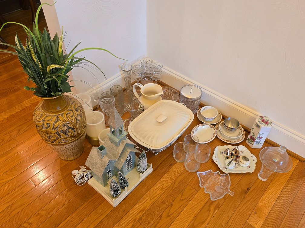 Assorted China & Glassware 