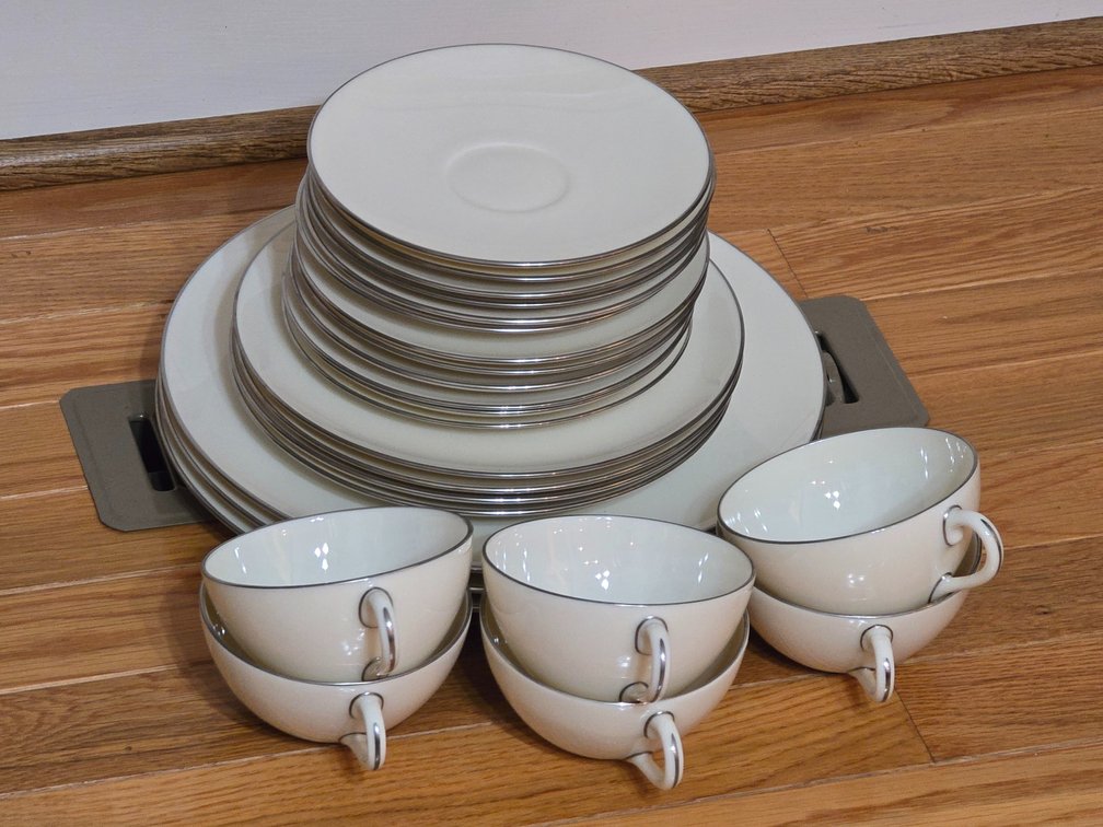 Olympia PL by Lenox - 24- Piece China Set