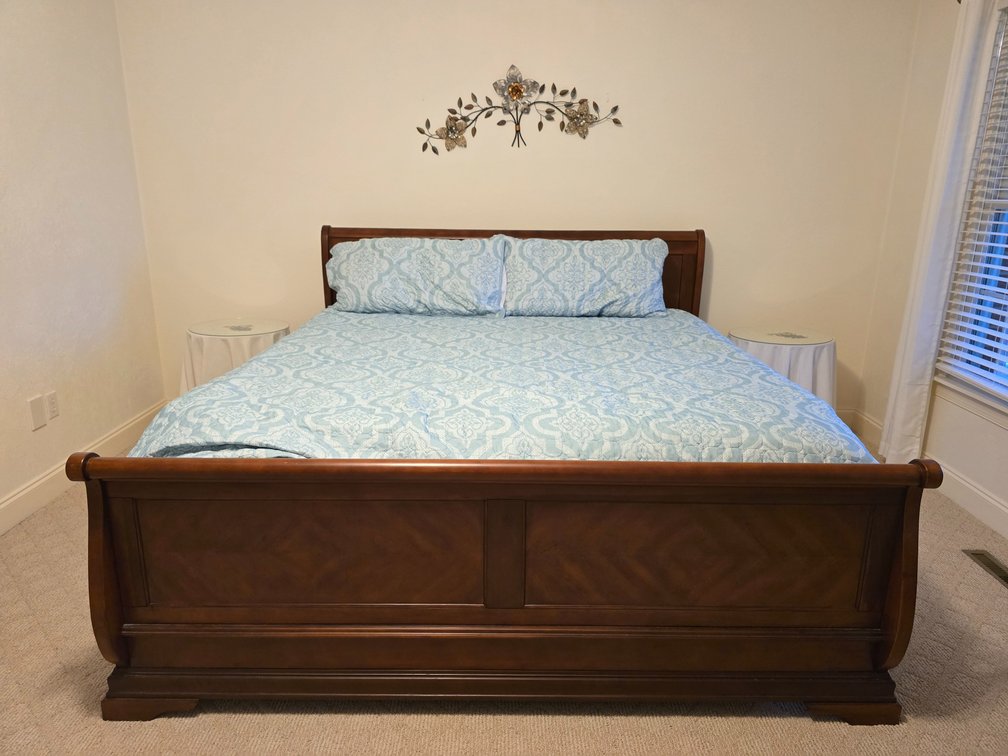Sleigh King-Sized Bed w/ Restonic ComfortCare Pillow-Top Mattress & Linens - (2) Nightstands 
