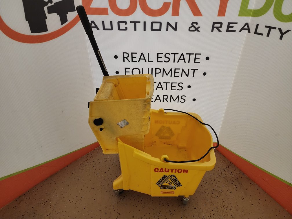 Squeegee Mop Bucket 