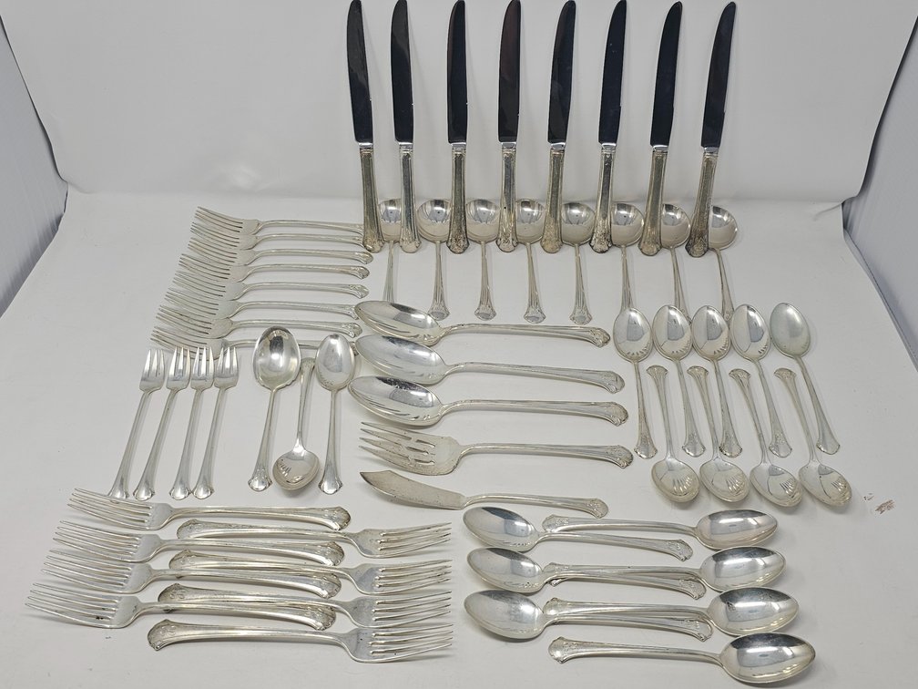 Towle (Chippendale) Sterling Silver Flatware - 60 Pieces & Display Box - 1800 Grams - $2027.22 Melt as of 7/15/25