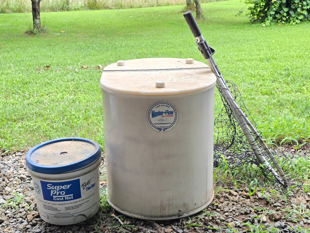 Master-Flow Insulated Bait Tank - Frabil Net - Betts Super Pro Cast Net - Cutting Board 