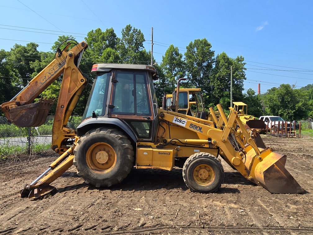Case 580L Series 2 Extendahoe - 6,099 Hrs