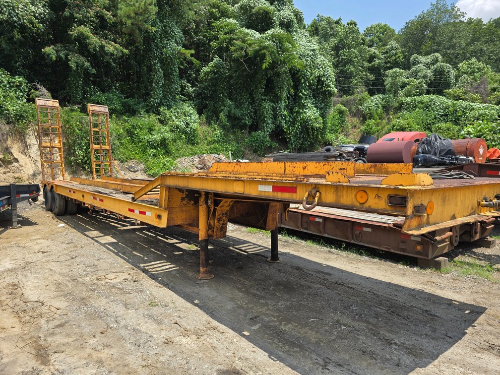 Ferree LT-25S Tandem Dual Trailer - Hydraulic Ramps 32' Flat + 11' Upper Deck - VIN# 796767