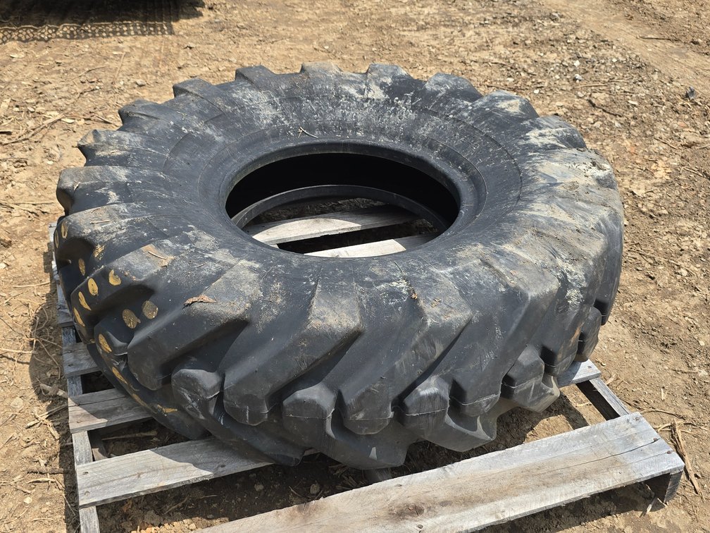 (1) Goodyear 14.00-20 Tire