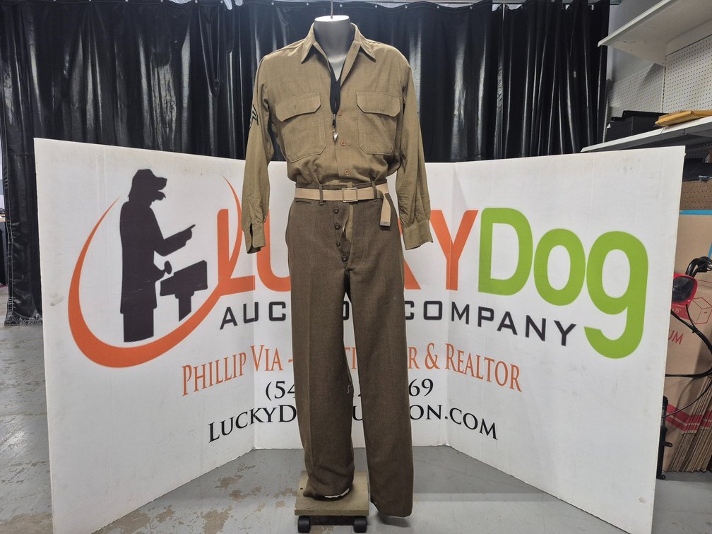 U.S. Army Sargent's Uniform W/Stand 