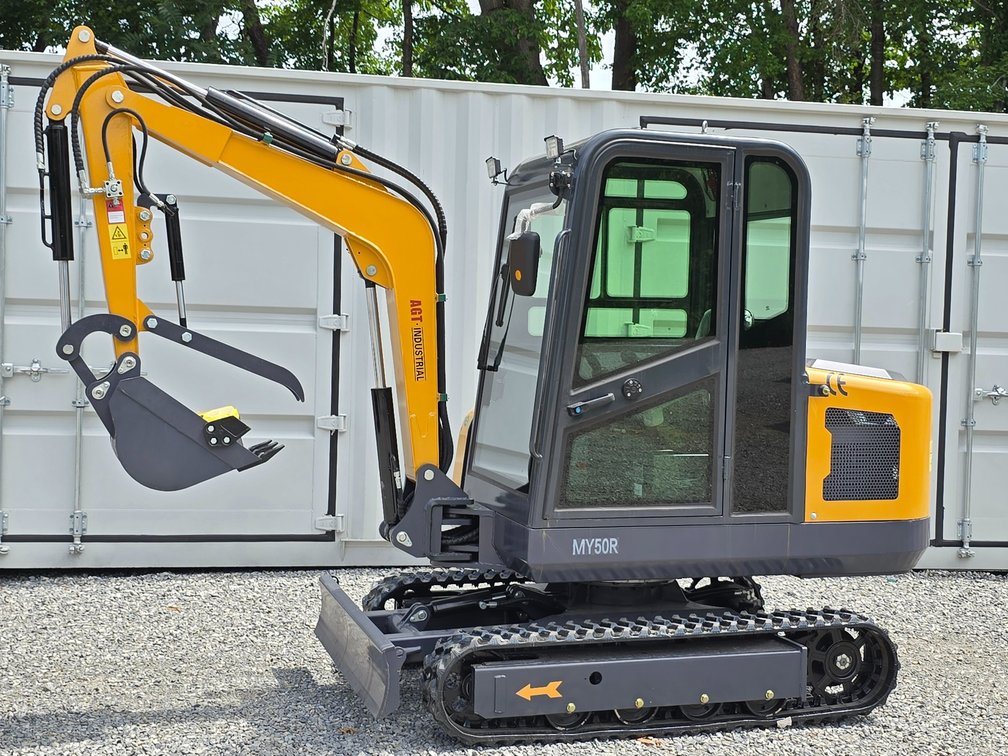 Unused AGT MY50R Mini Excavator - 29 HP Gas Engine - Hydraulic Blade 