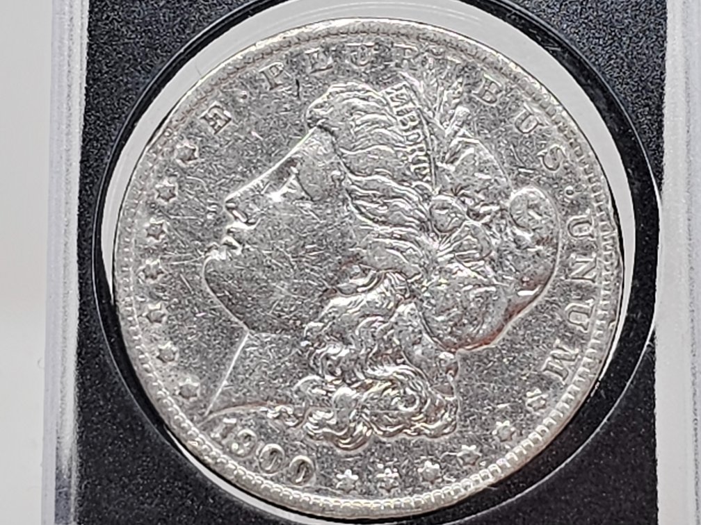 1900-O Morgan Silver Dollar w/ Capsule 