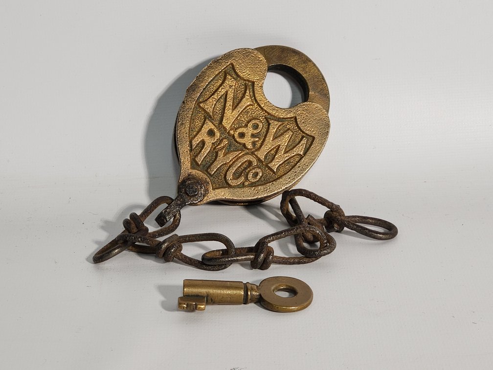 N&W RY Co. Lock w/ Key