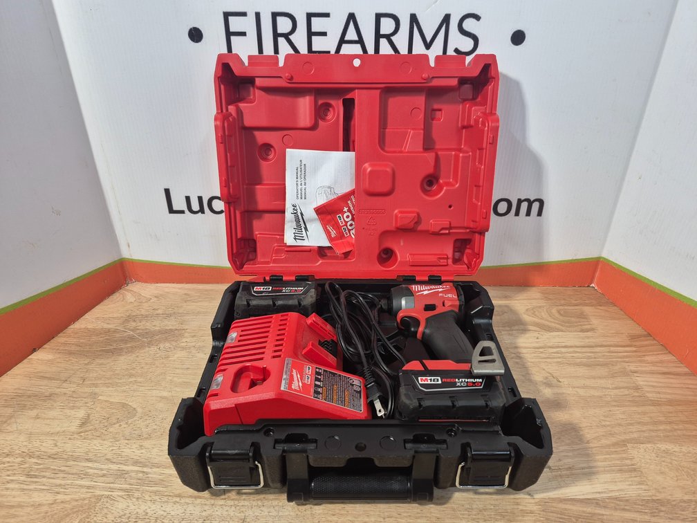 Milwaukee M18 Fuel 1/4" Hex Impact Driver Kit