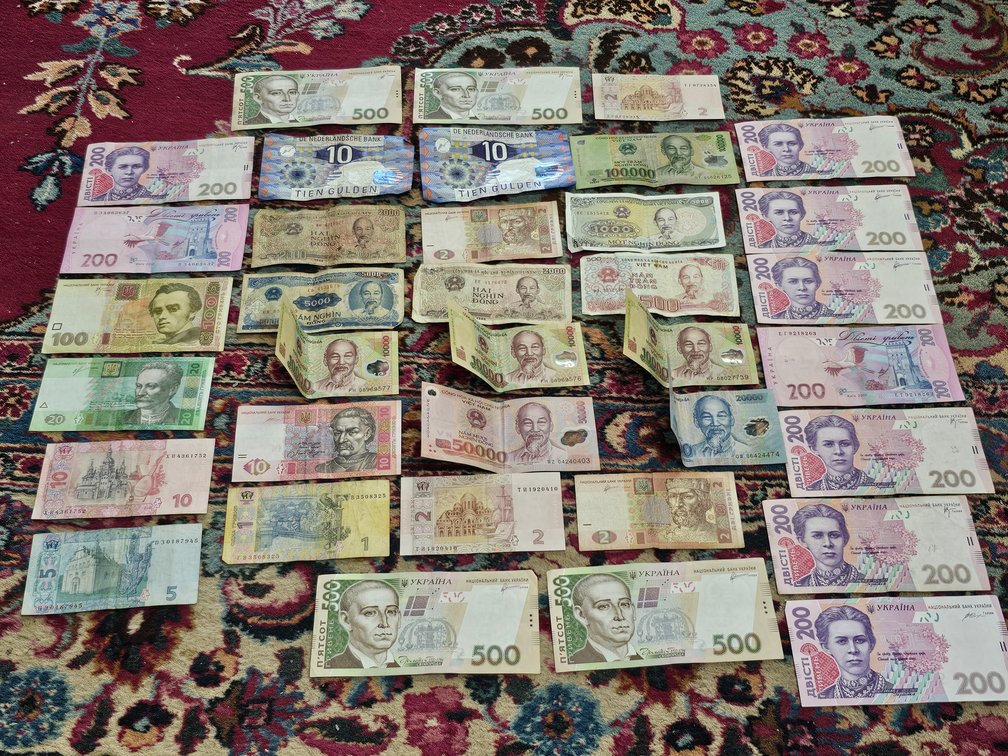 Assorted Foreign Currency - 36 Pieces Included