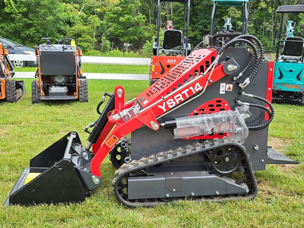 Unused AGT YSRT14 Skid Steer Loader - Rato Gas Engine