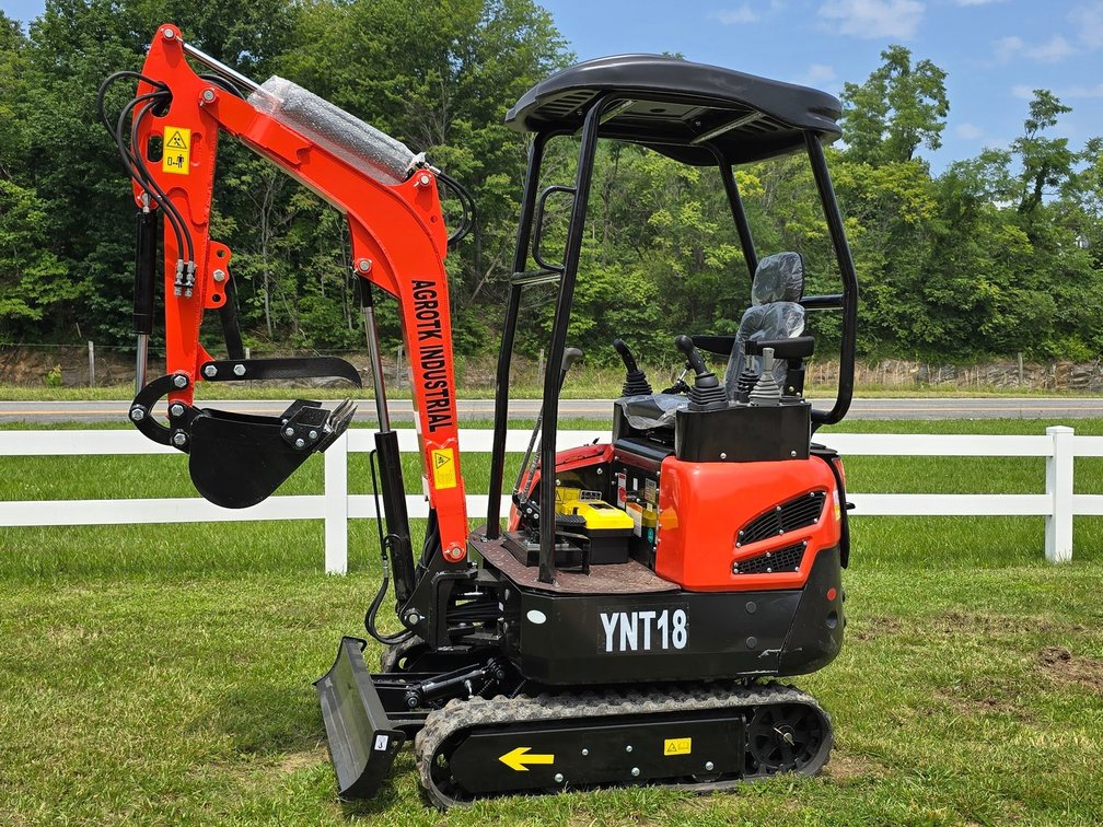 Unused AGT YNT18 Mini Excavator - Yanmar Diesel - Hydraulic Blade 