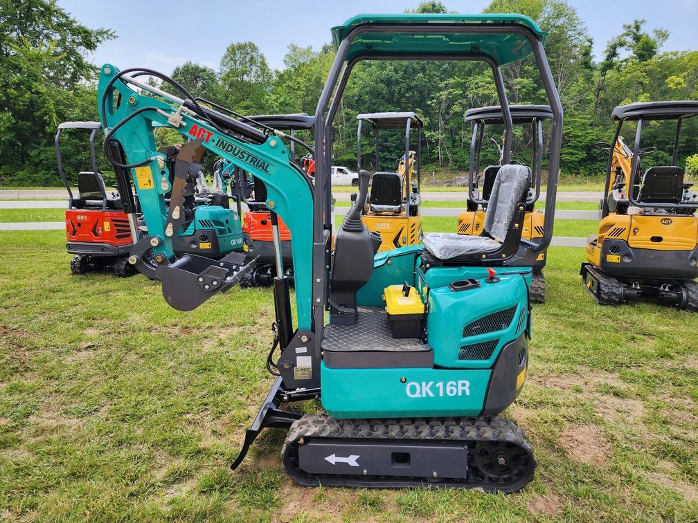 Unused AGT QK16R Mini Excavator - Rato Gas Engine - Hydraulic Thumb - Hydraulic Blade