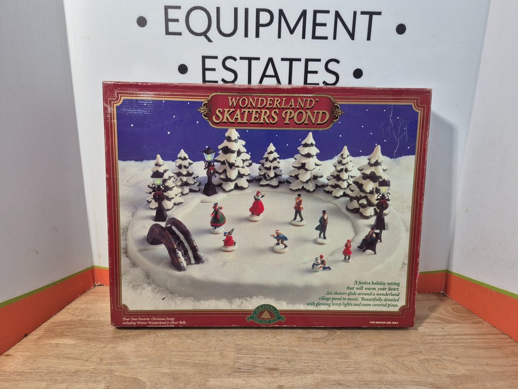 Wonderland Skaters Pond Set