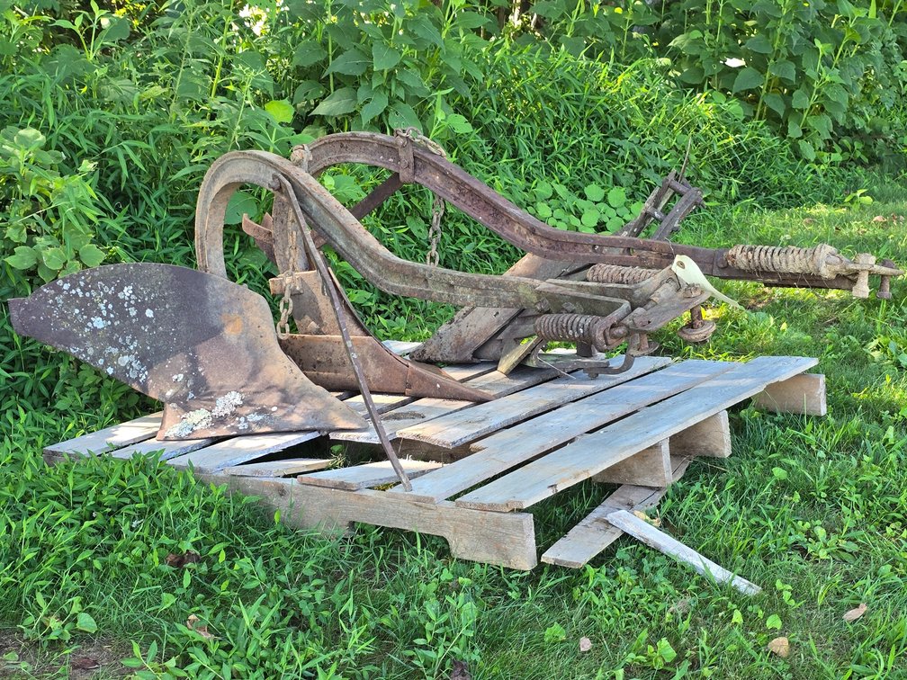 Farmall Cub Turning Plows