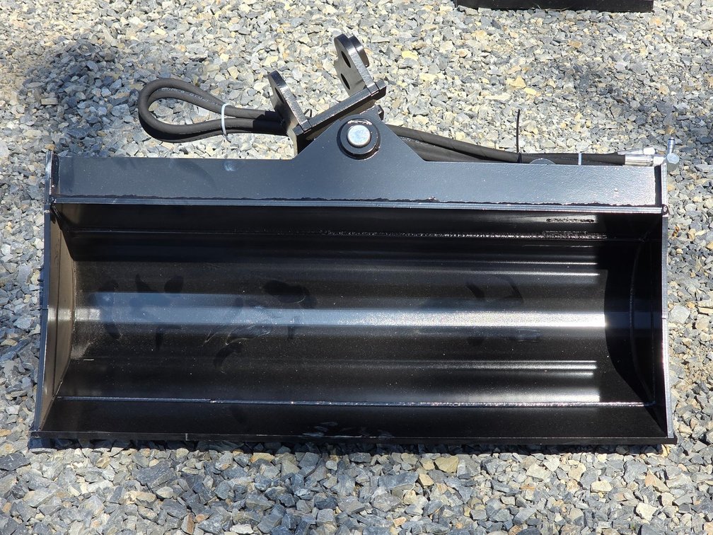Unused Vicsec 32" Hydraulic Tilting Mini Excavator Bucket 