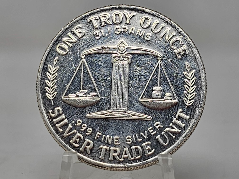 Vintage Silver Trade Unit 1 Oz .999 Silver Round