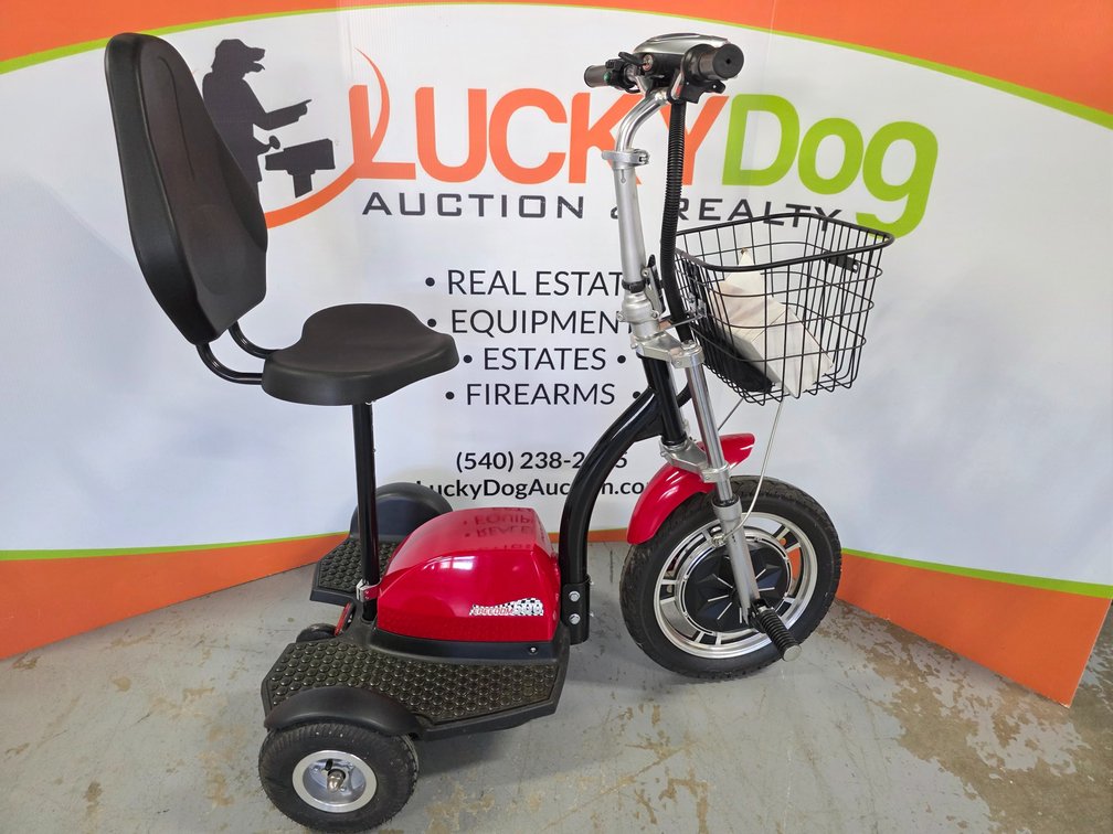 Freedom 500 Electric Mobility Scooter - w/ Battery Charger - Owner's Manual and Tools Kit