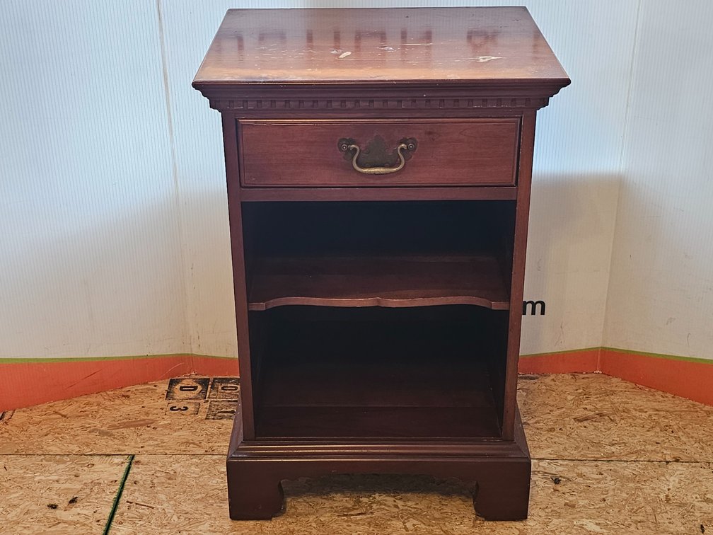 Davis Furniture Co. Cherry Nightstand - Measures 29.5" Tall x 19.5" Wide x 16" Deep