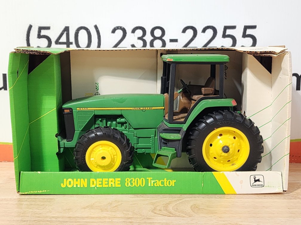 John Deere 8300 1/16th Scale Tractor 