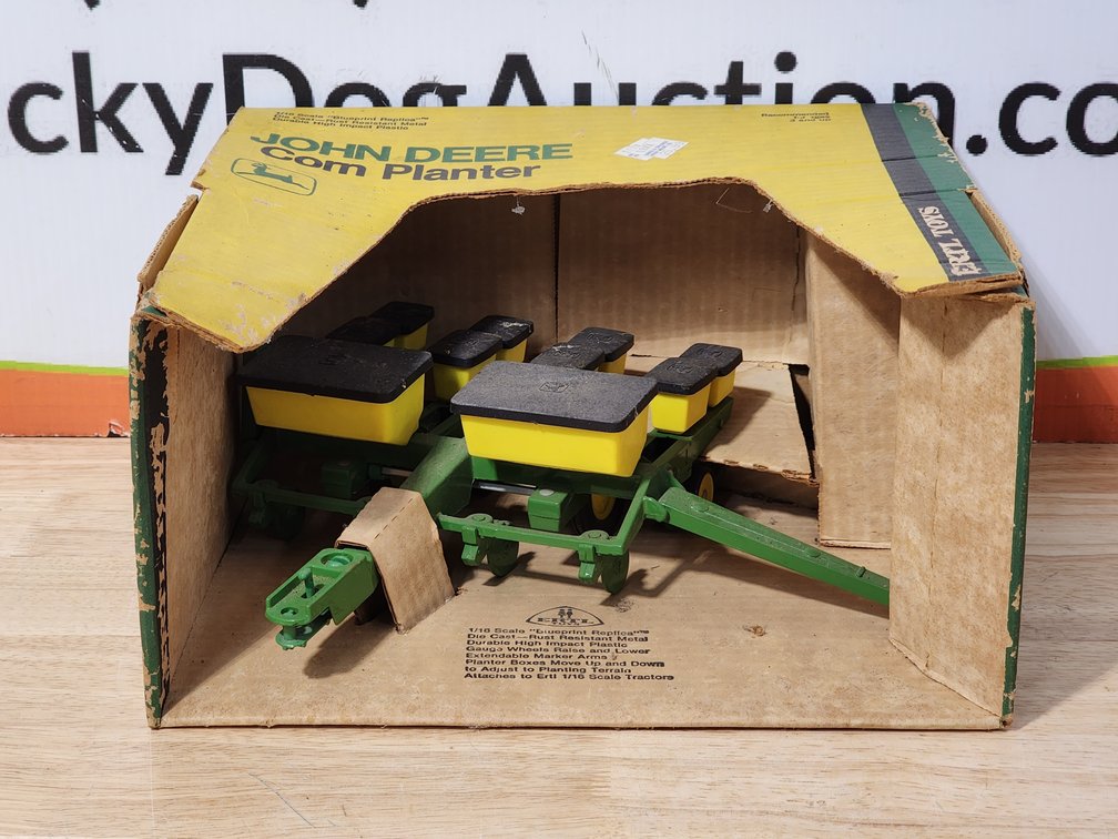 Ertl Toys 1/16th Scale John Deere Corn Planter 