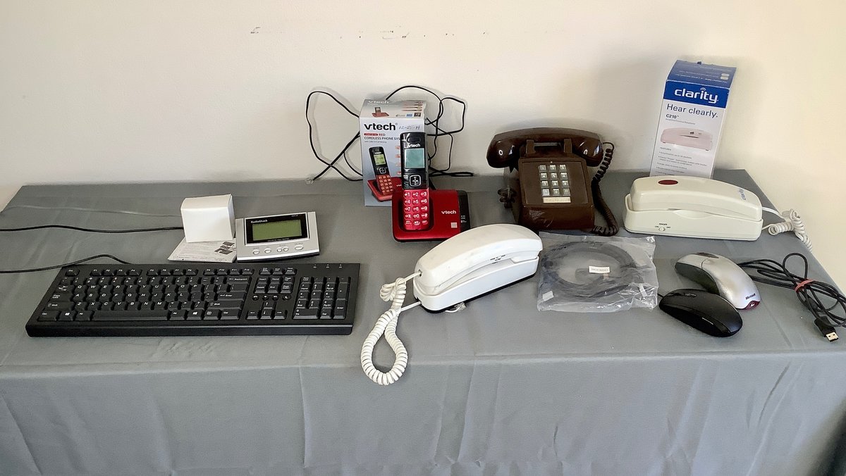 Telephones/Keyboard/ Mouse