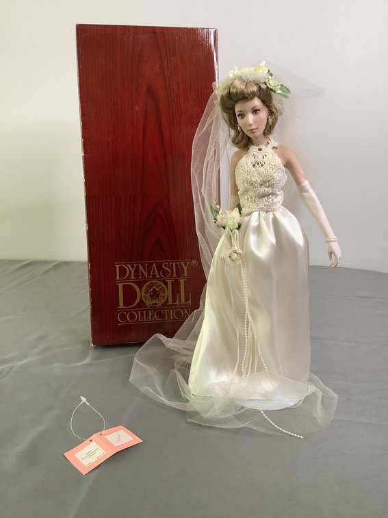 Ashton-Drake Galleries "Elizabeth" Doll