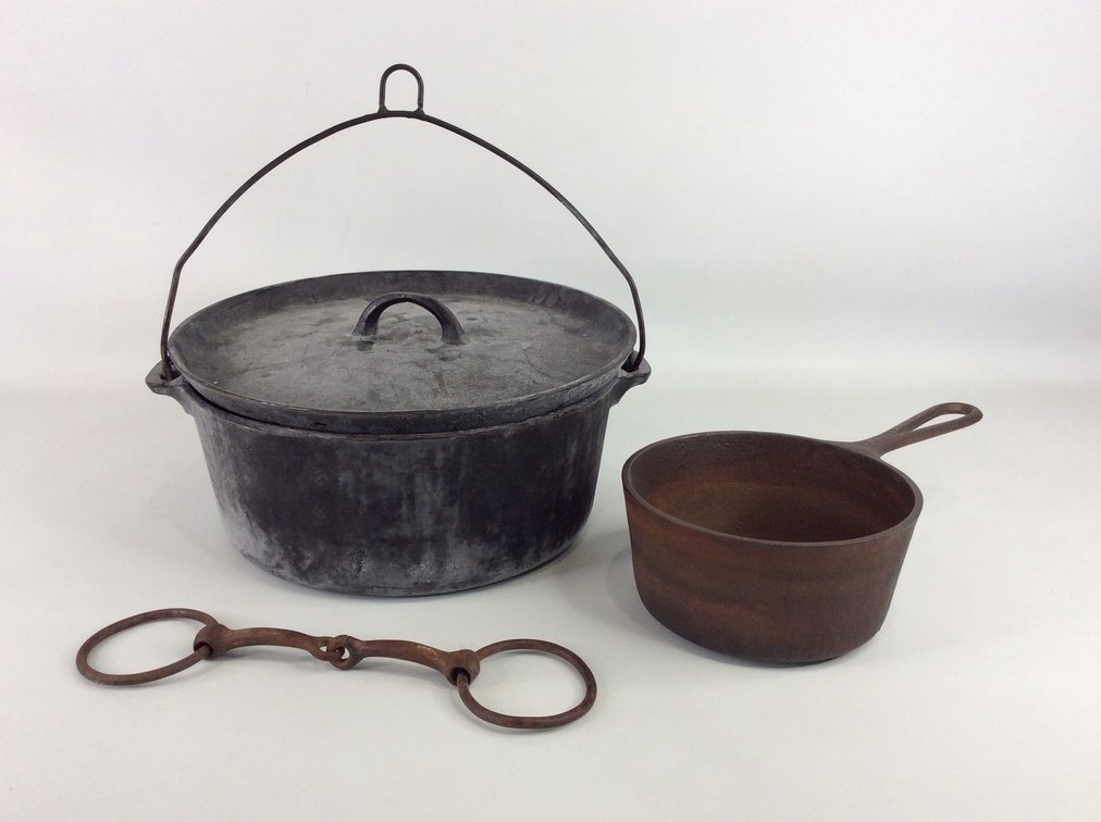 Tite-Top Cast Iron Dutch Oven, 2 Quart Pot 