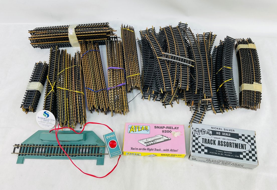 HO Scale Model Train Track